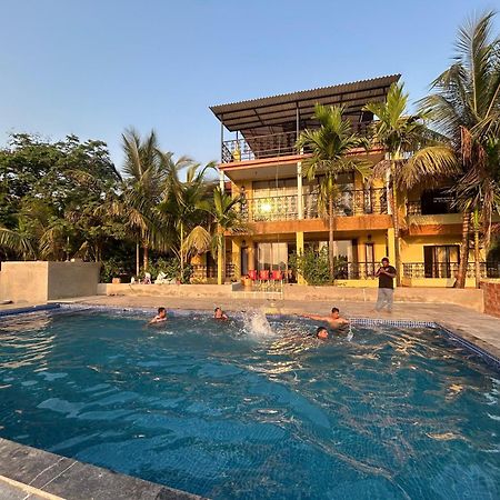 Saffronstays Ocean Breeze, Guhāgar Exterior foto